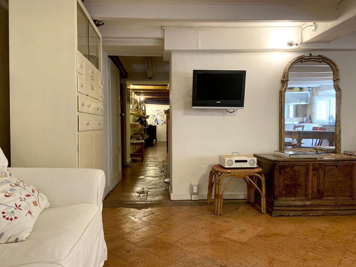 Fascinating Central Hideaway In A Physicist'S Home Комо Экстерьер фото